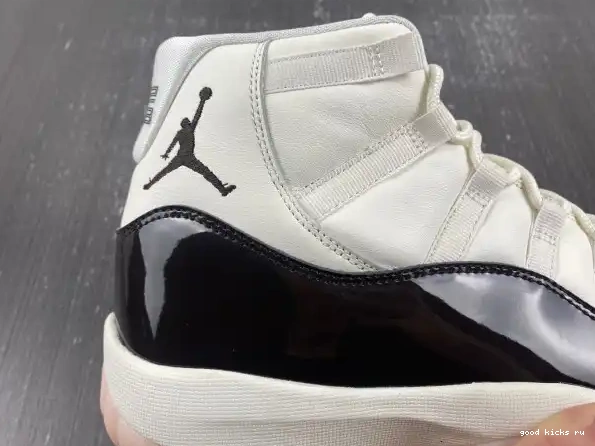 Rep WMNS 11 Air AR0715-101 Jordan Neapolitan 0325